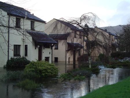 The Whitewater Hotel surrounded by flood water, sent in by Paul Coulson
of Backbarrow.