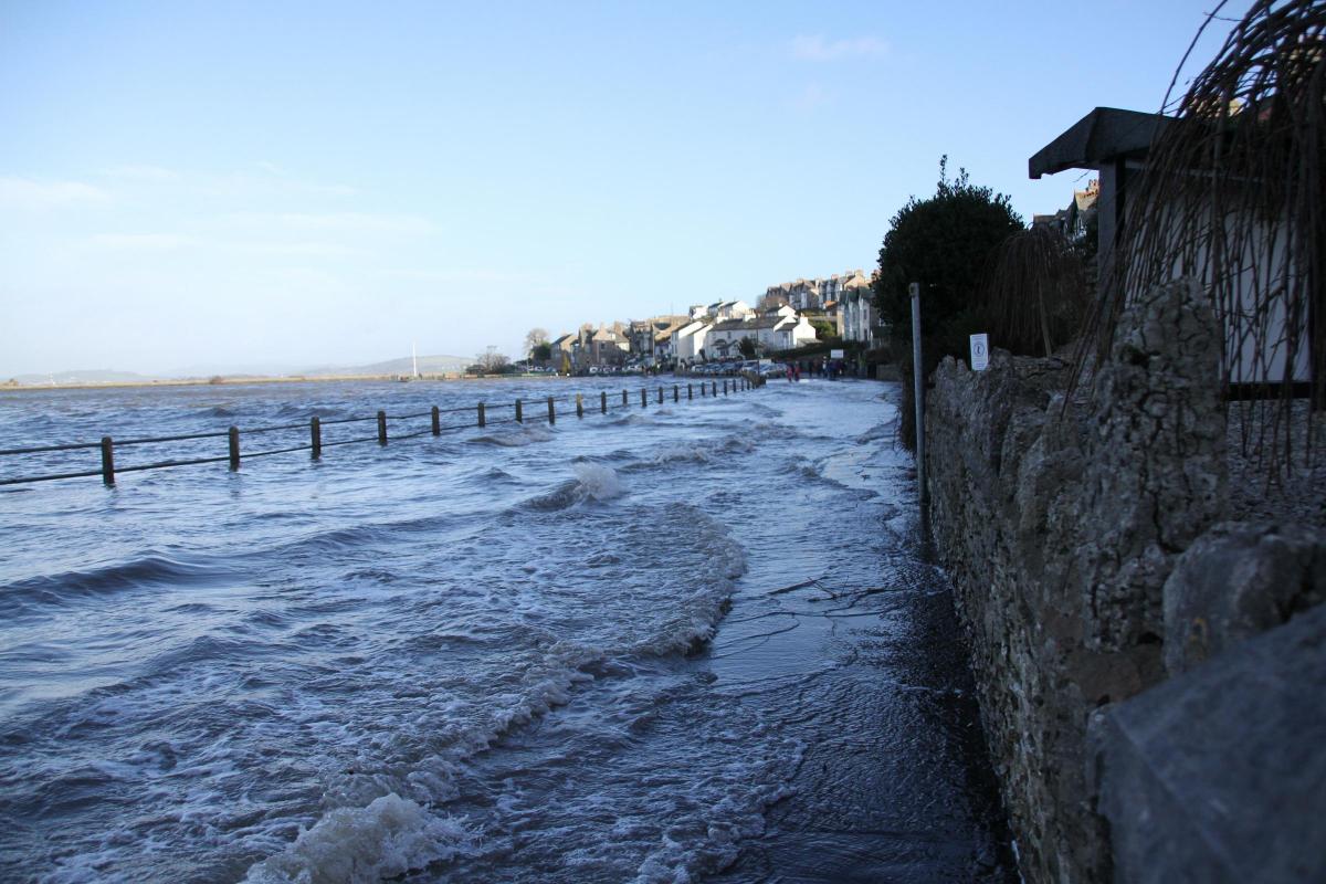 Tidal surge at Arnside on Friday. Credit: The Willowfield.
