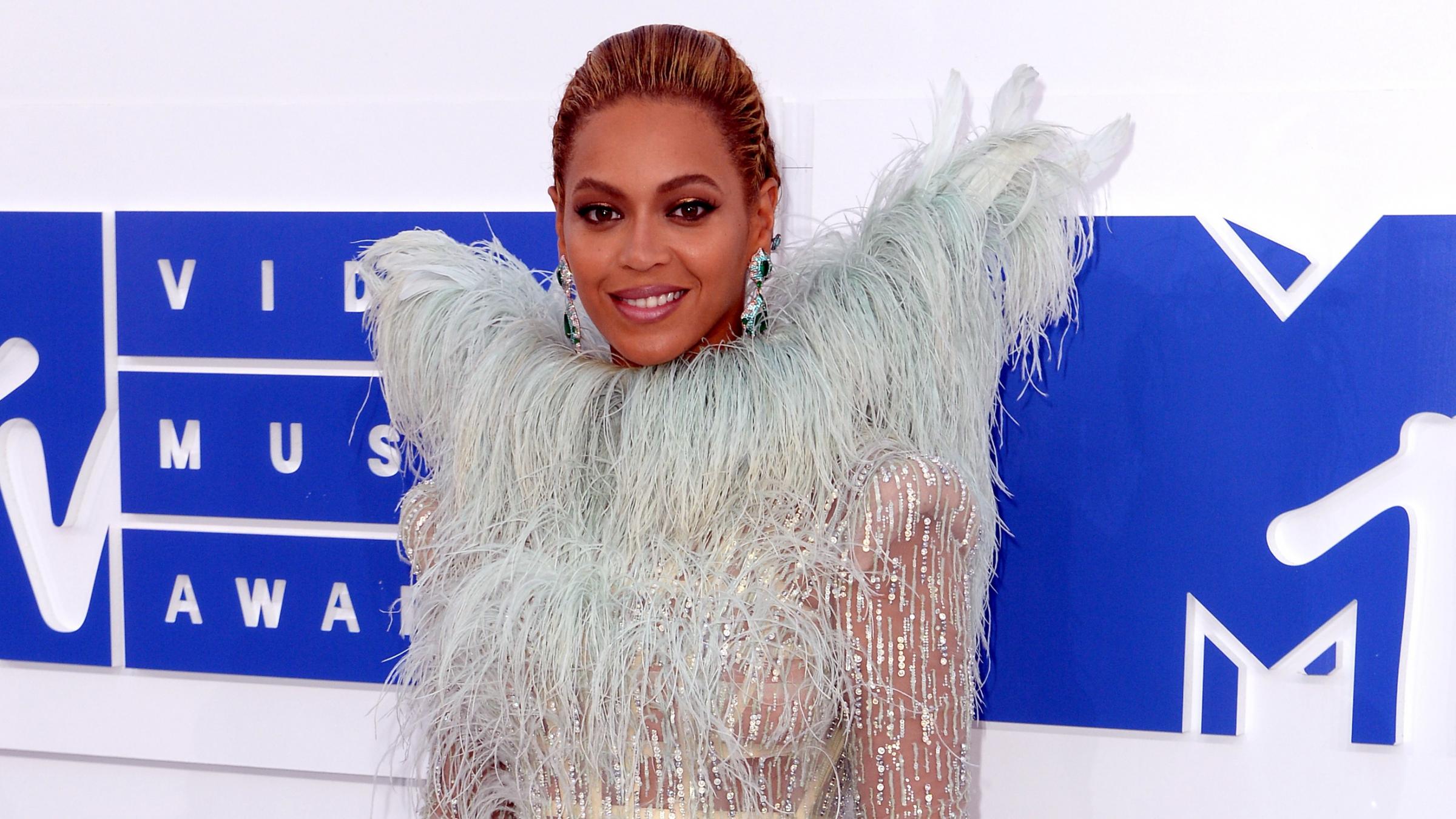 Beyonce offers US scholarships to mark Lemonade anniversary