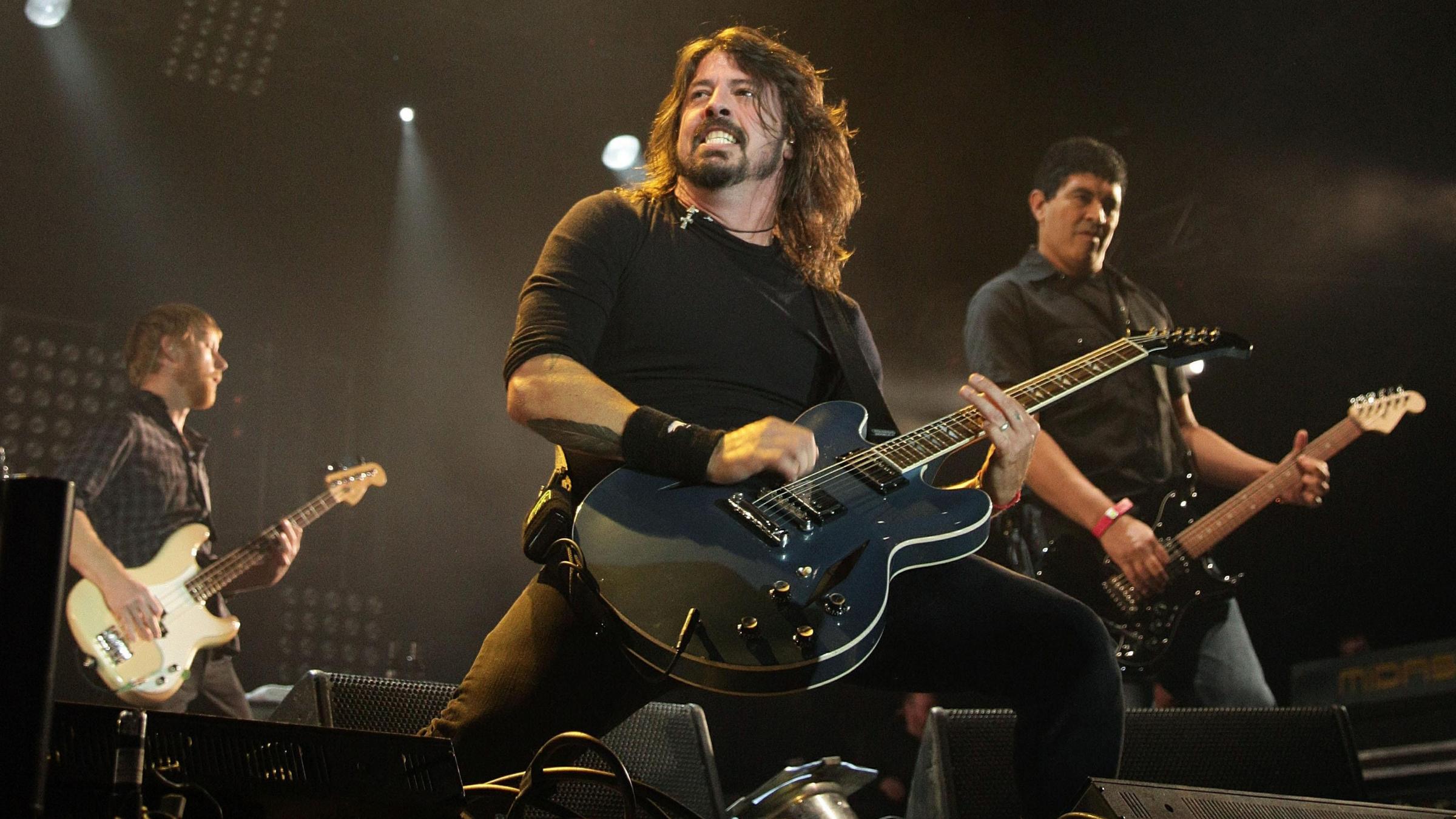 Dave Grohl thanks Florence Welch for filling in at Glastonbury