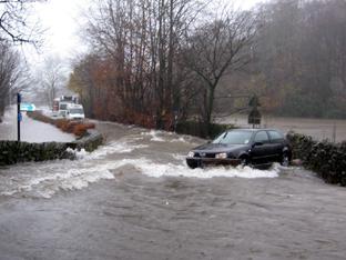 Floods at Rothay Bridge, Ambleside. Pics by Ambleside Online. 