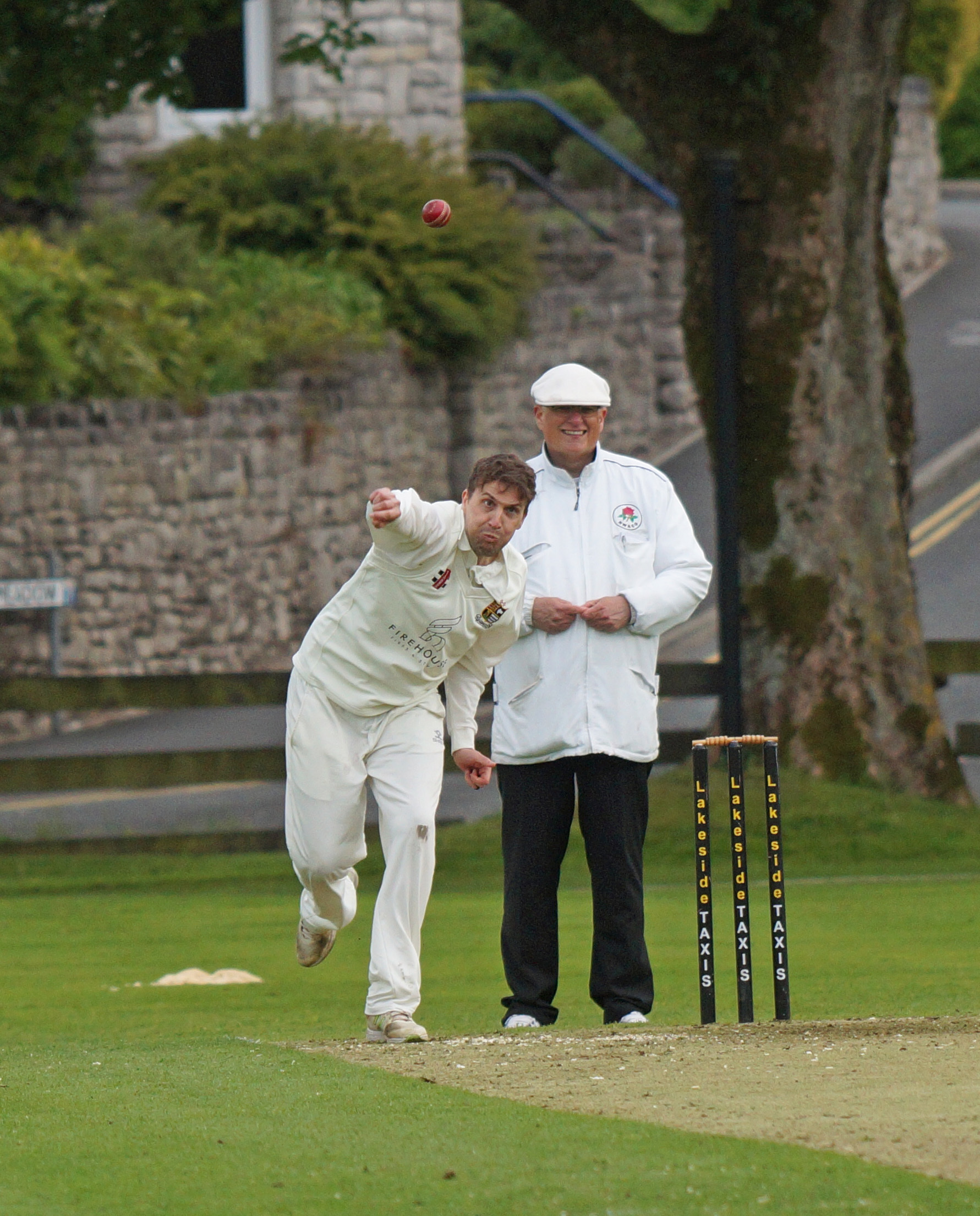 BOWL: Ritchie Forsyth bowling (Report and photographs by Richard Edmondson)