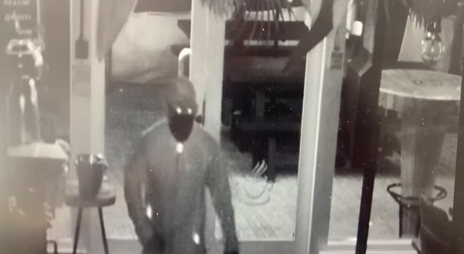 CRIME: Robbers on camera 