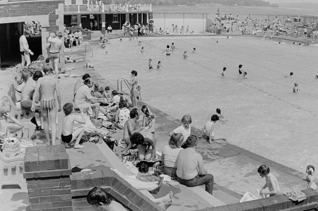 The Westmorland Gazette: Swimmers enjoying the lido in its heyday