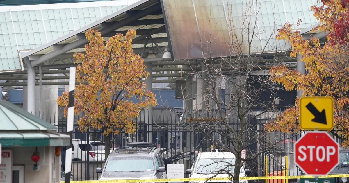 US-Canada border crossing closed after vehicle explosion on bridge - Vimarsana News